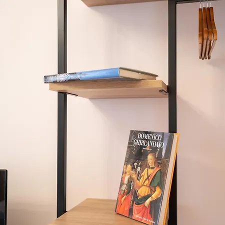 Five Mantellate 9 3* Florenz