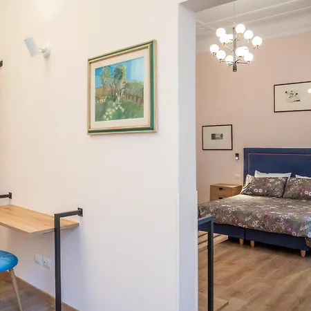 Five Mantellate 9 3*