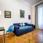 Five Mantellate 9 B&B 4*