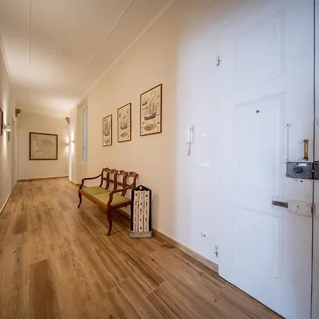 Five Mantellate 9 Bed & Breakfast Florens