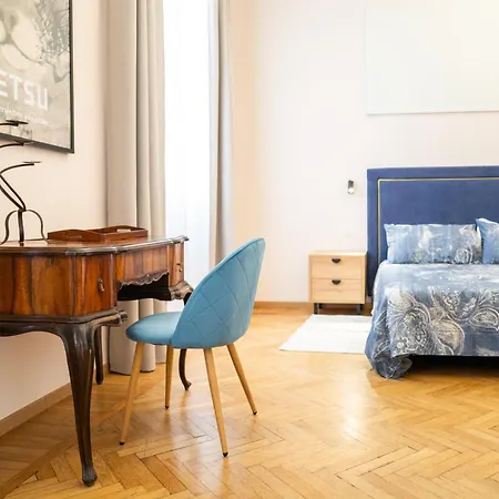 Five Mantellate 9 Bed and Breakfast