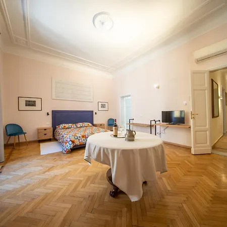 Five Mantellate 9 Bed & Breakfast Florens