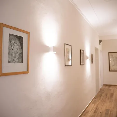 Five Mantellate 9 3*