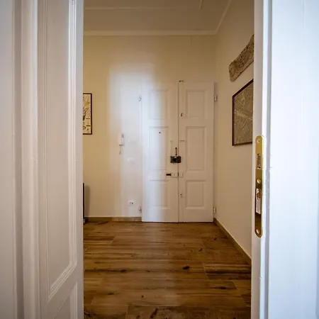 Five Mantellate 9 3* Floransa