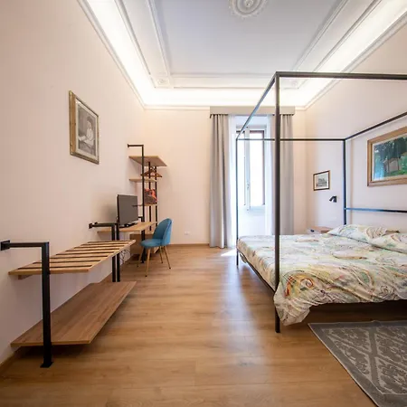 Couette-café Five Mantellate 9 Florence