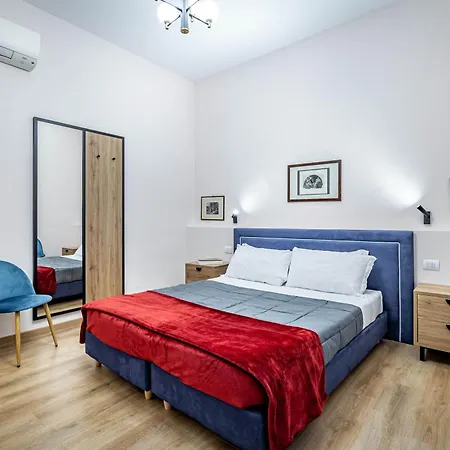 Five Mantellate 9 3*