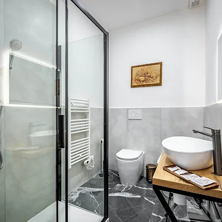 Five Mantellate 9 3* Florencie