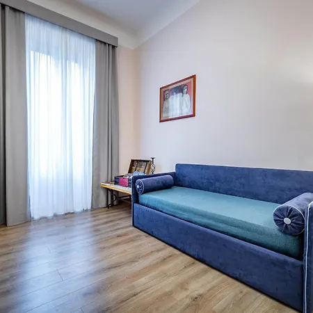 Five Mantellate 9 Bed & Breakfast