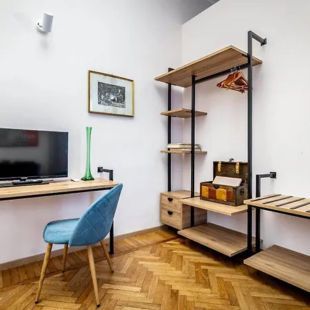 Five Mantellate 9 3*