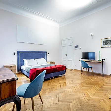 Five Mantellate 9 3*