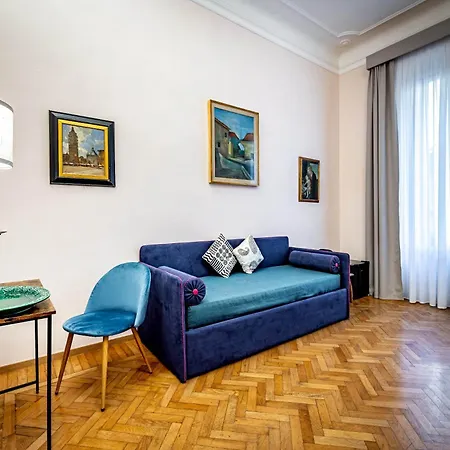 Five Mantellate 9 Bed & Breakfast 3*