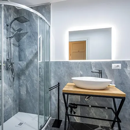 Five Mantellate 9 3* Florencie