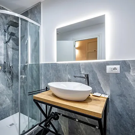 Five Mantellate 9 3* Florencie