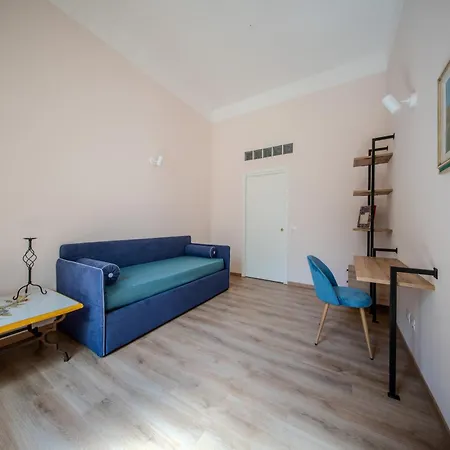 Five Mantellate 9 Bed and Breakfast
